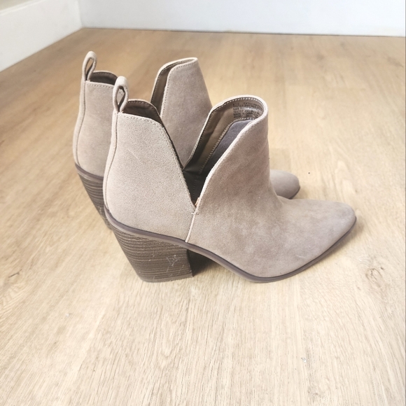 Universal Thread beige ankle boots size 8.5 women's - Picture 1 of 4